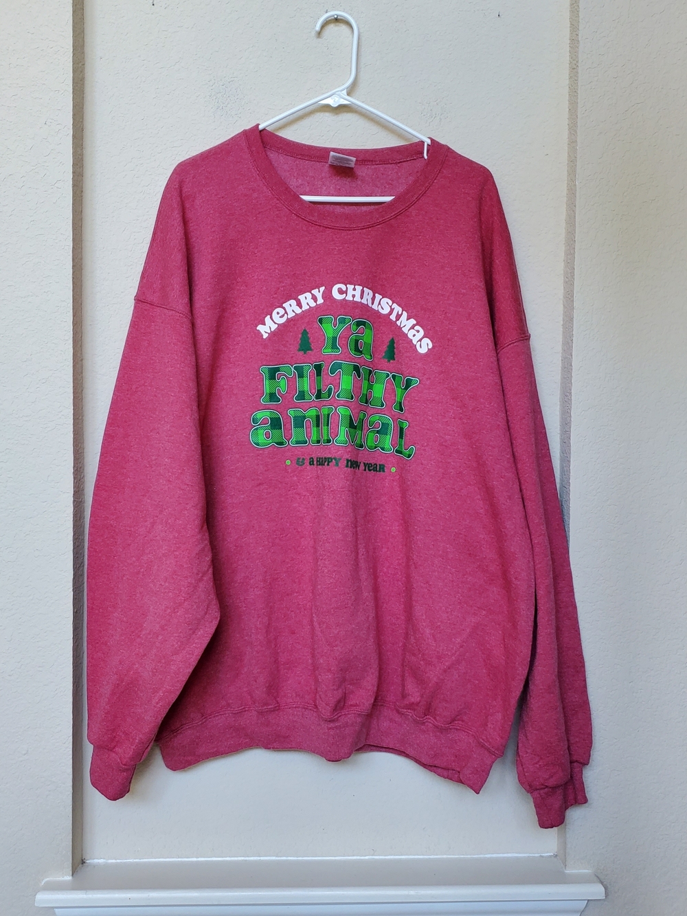 Jerzees Red Christmas 'Ya Filthy Animal' Graphic Crewneck.  Size 3xl